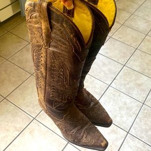 Corral boots